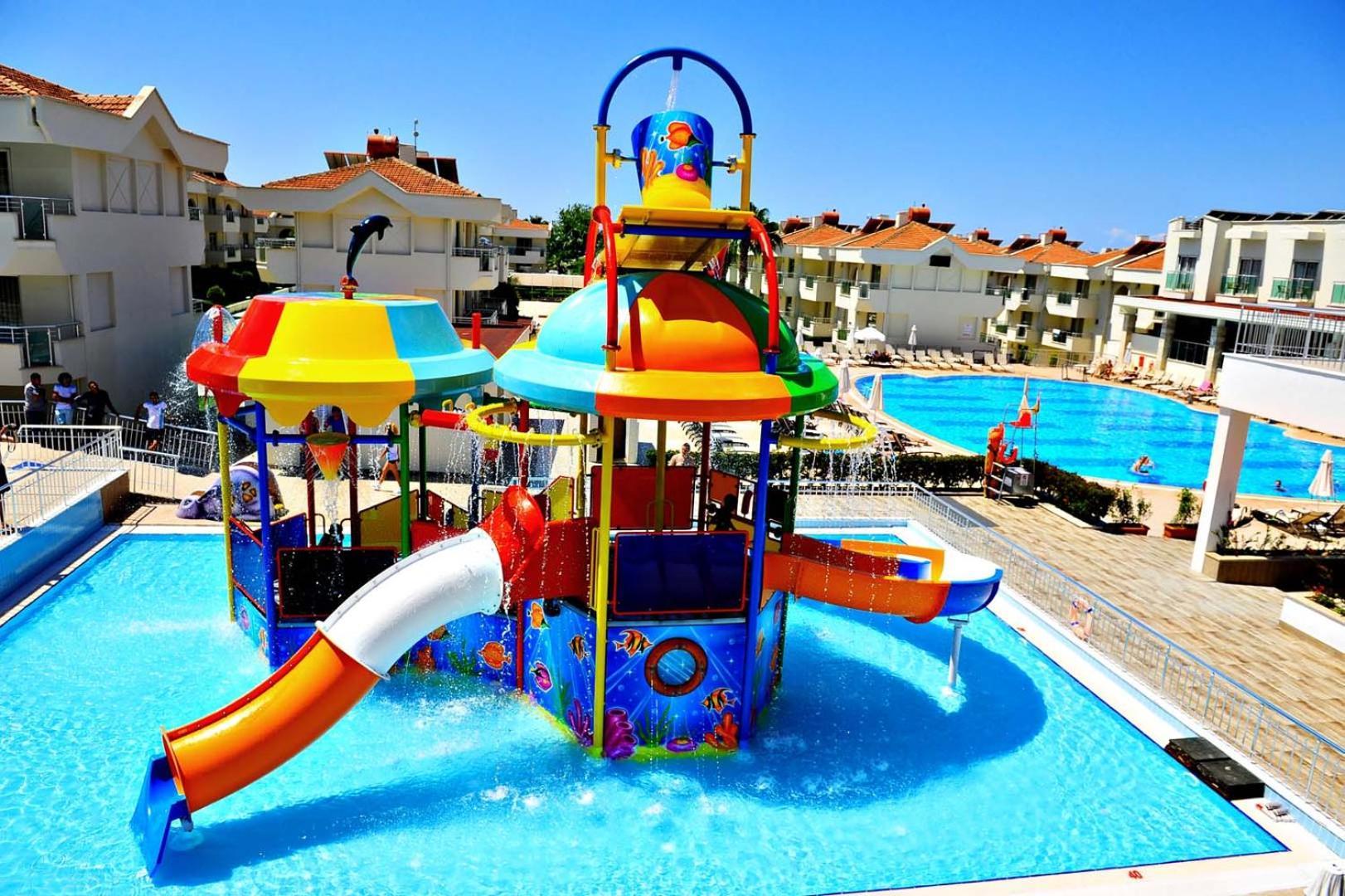 Dream Family Club Hotel Side Exterior photo